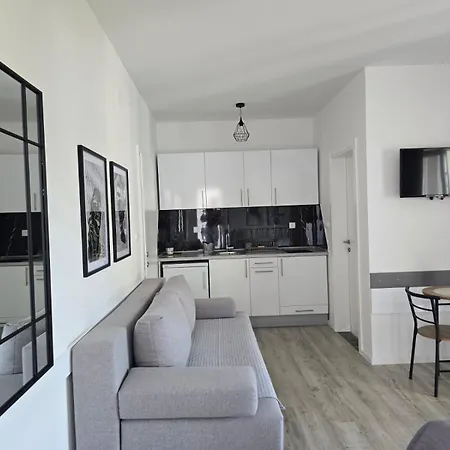 アパート Intrada