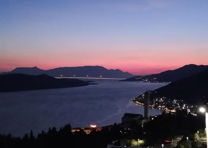 Intrada アパート ネウム